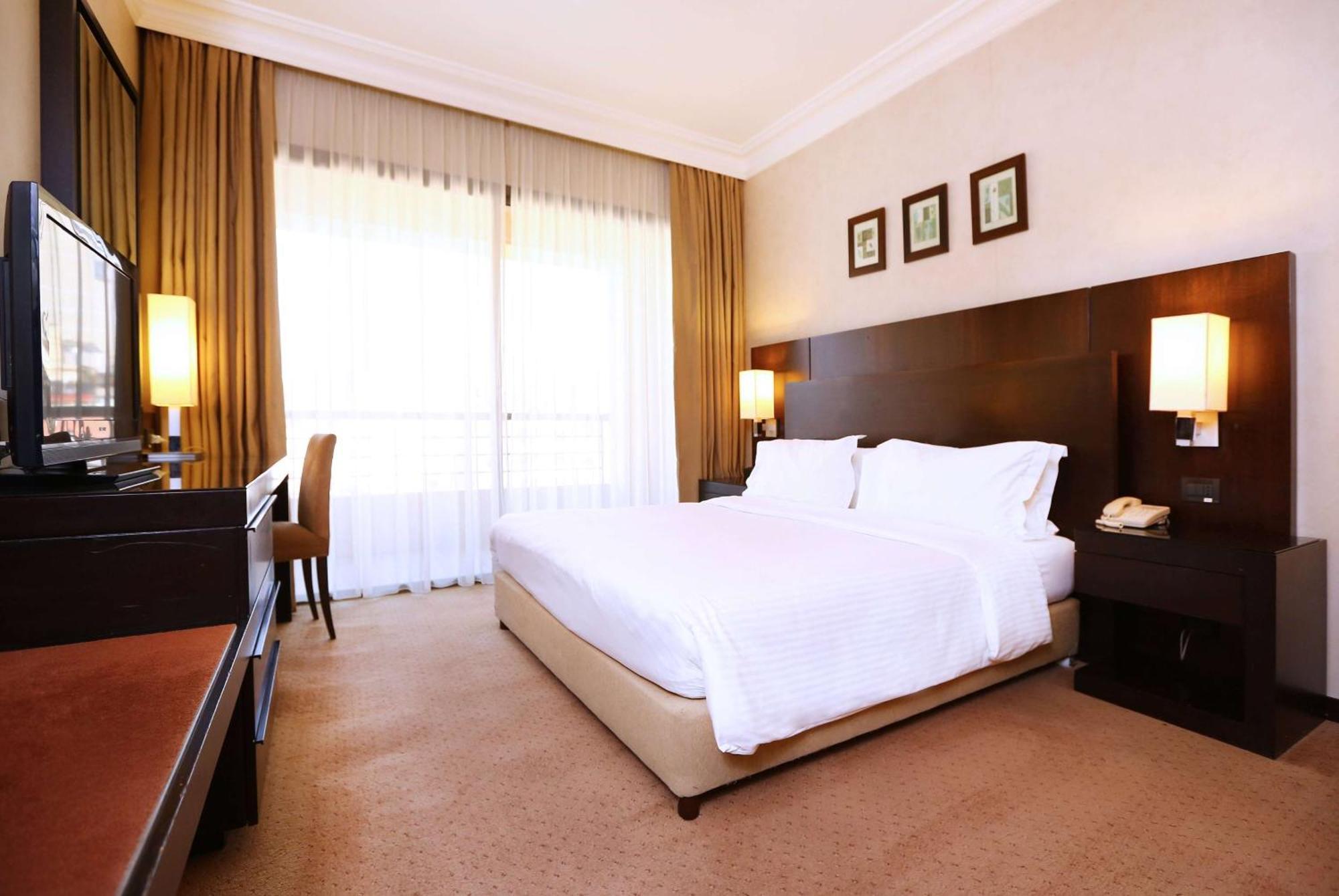 Ramada Plaza By Wyndham Beirut Raouche Hotel Ngoại thất bức ảnh