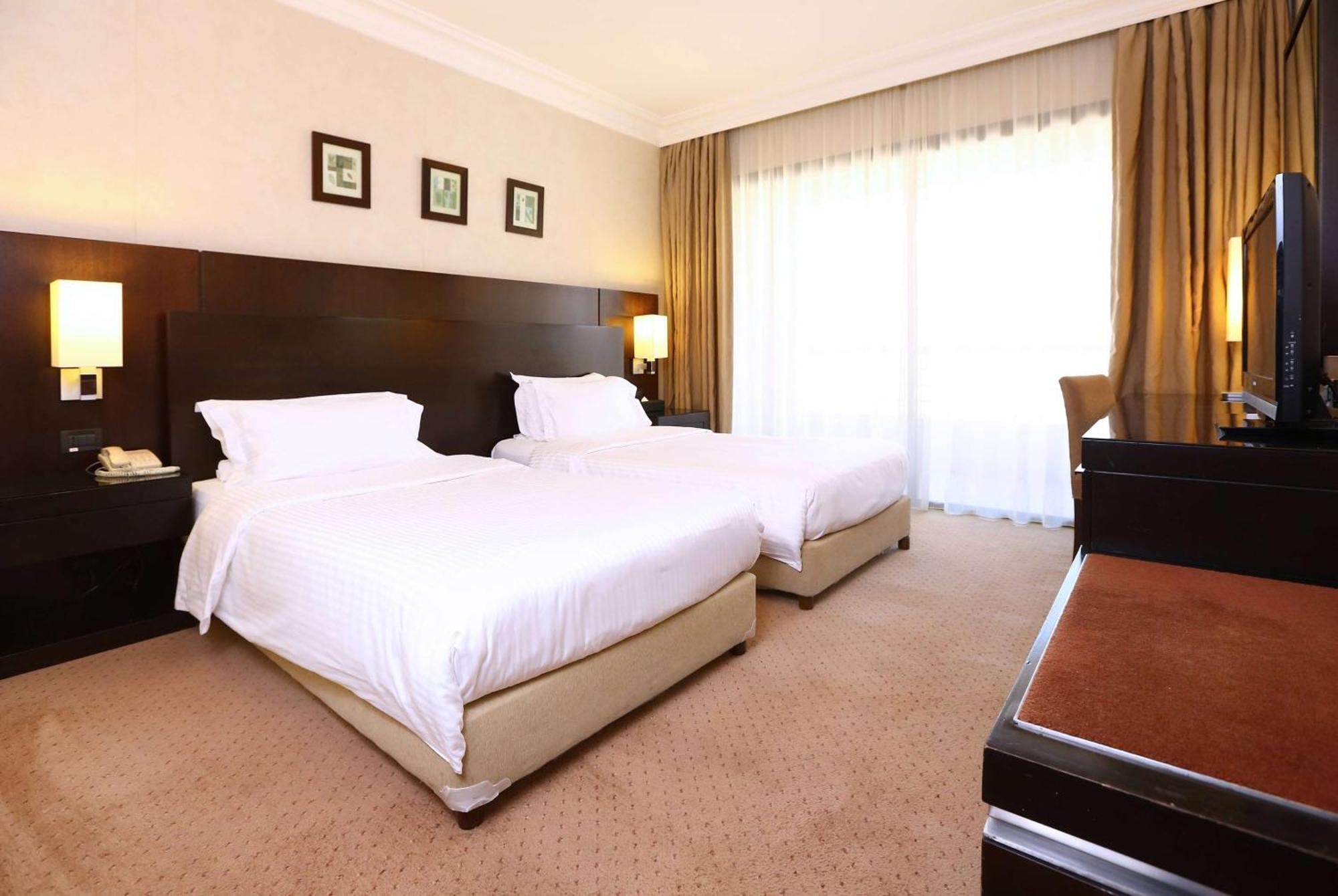 Ramada Plaza By Wyndham Beirut Raouche Hotel Ngoại thất bức ảnh