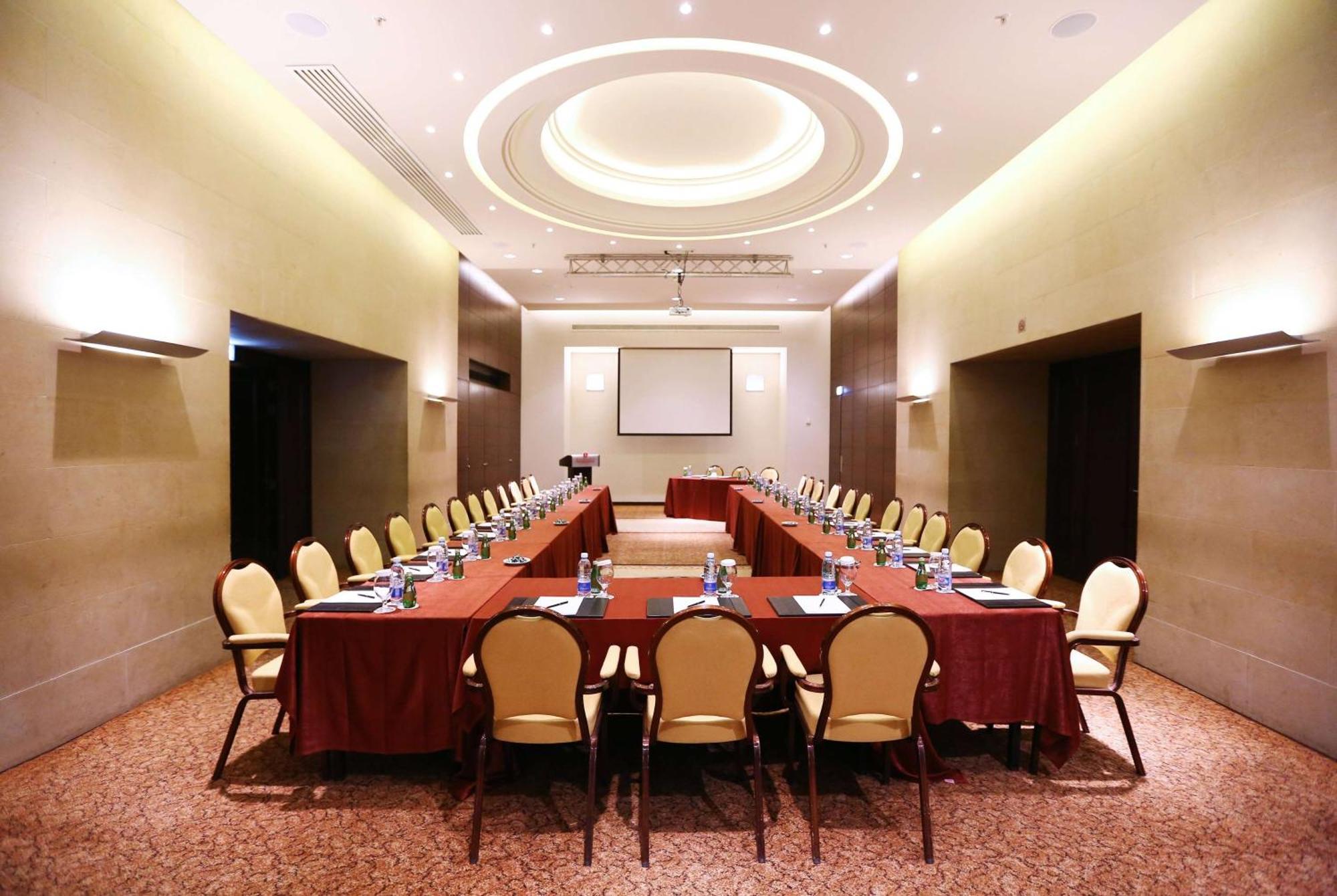 Ramada Plaza By Wyndham Beirut Raouche Hotel Ngoại thất bức ảnh