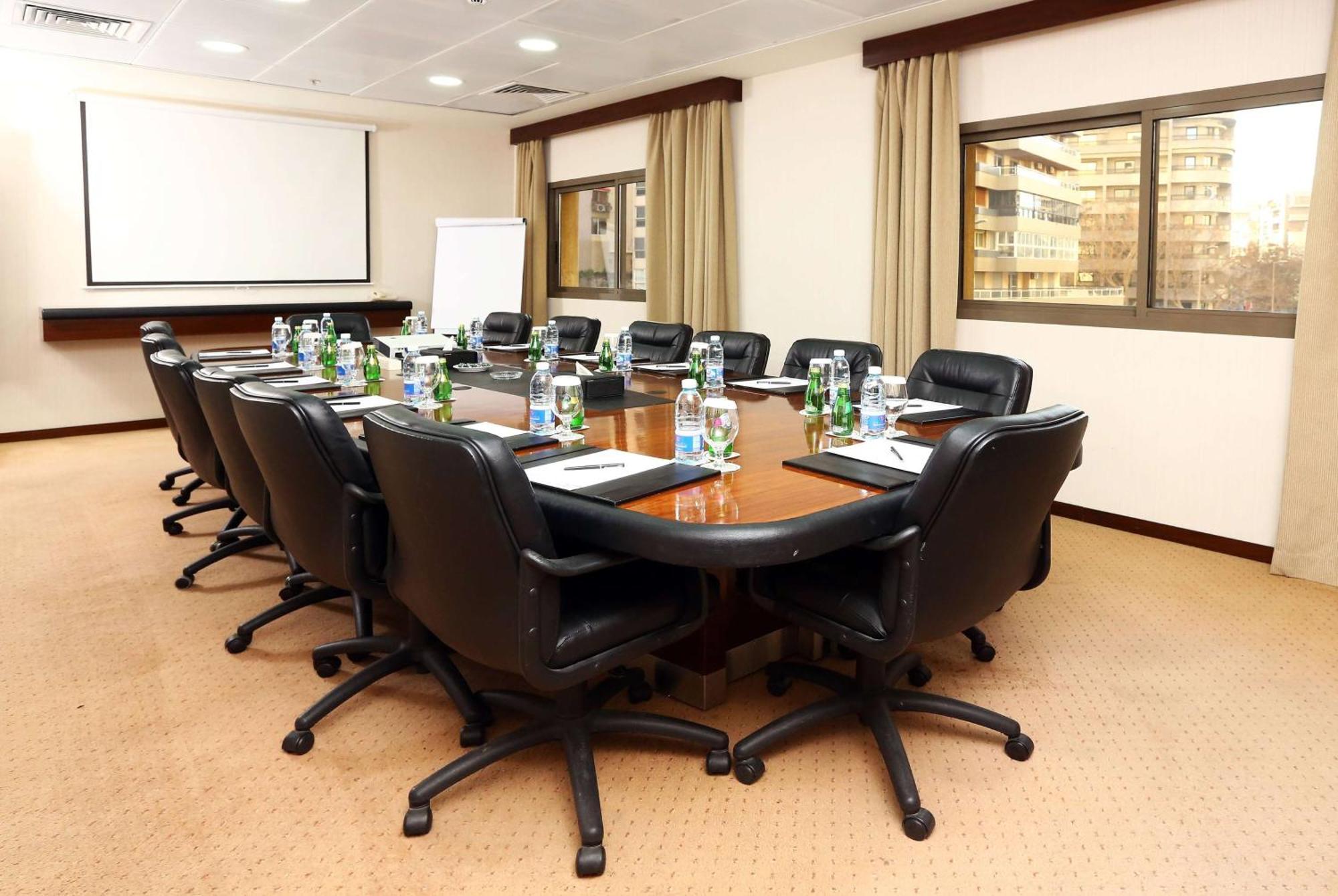 Ramada Plaza By Wyndham Beirut Raouche Hotel Ngoại thất bức ảnh
