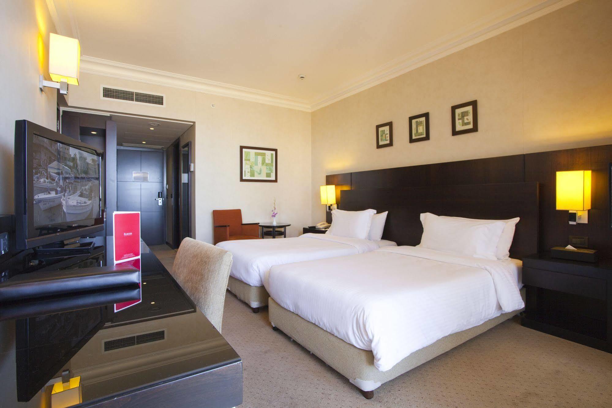 Ramada Plaza By Wyndham Beirut Raouche Hotel Ngoại thất bức ảnh