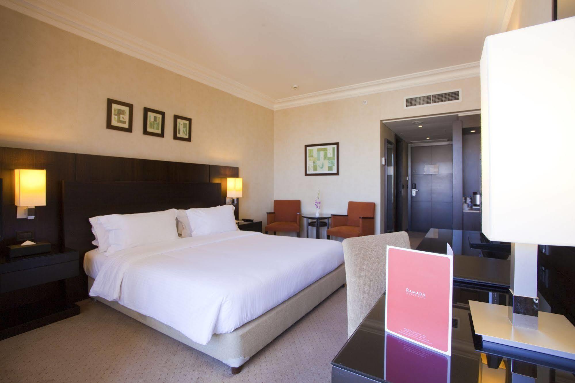Ramada Plaza By Wyndham Beirut Raouche Hotel Ngoại thất bức ảnh