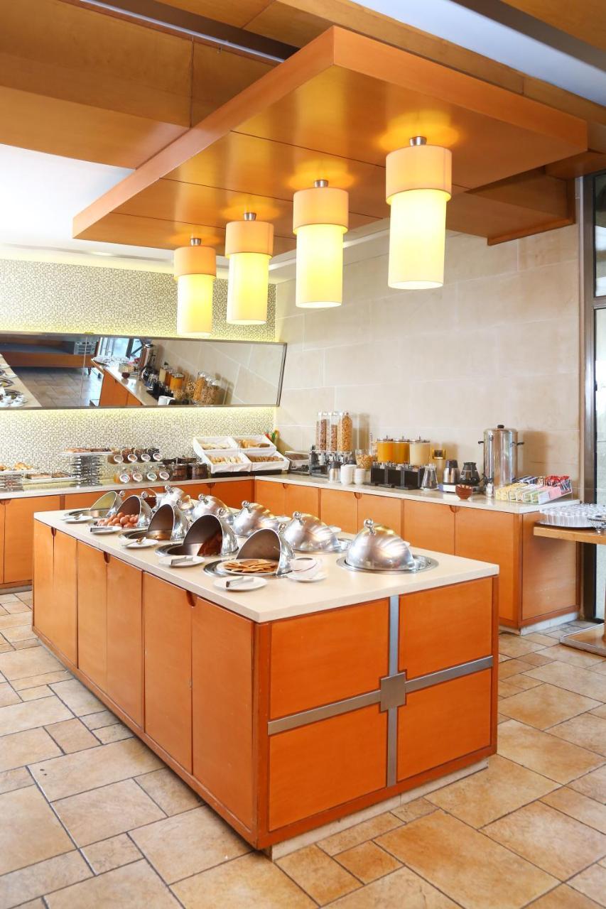 Ramada Plaza By Wyndham Beirut Raouche Hotel Ngoại thất bức ảnh